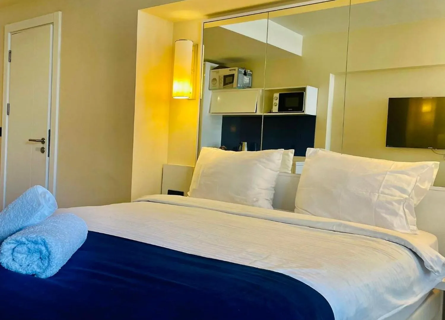 Hotel Orbi City Twin Towers-Batumi Apartments 0*, Batumi